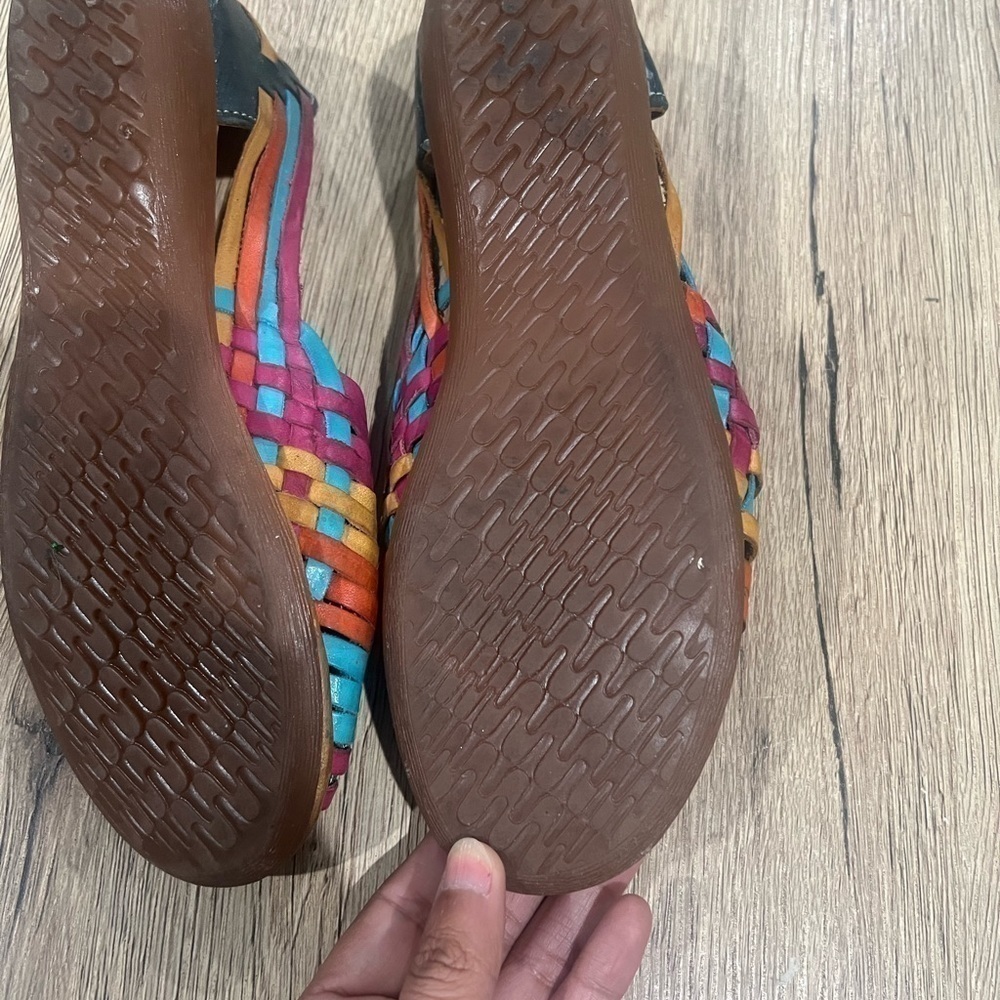 colorful huaraches size 7 - Picture 3 of 6